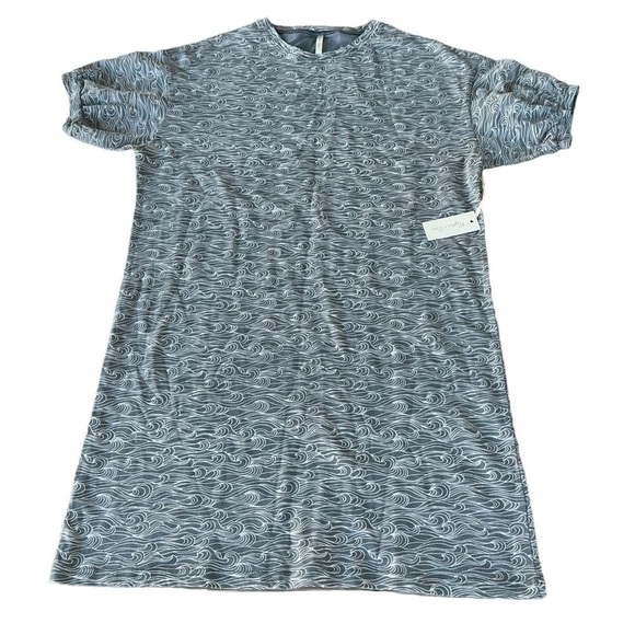 Rylee + Cru Ocean Waves T-Shirt Dress Gray White Short Sleeve Small NWT - Picture 2 of 10